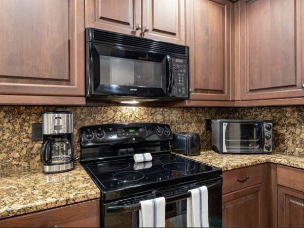 Holmes Beach Beachfront  Vacation Condo Sleeps 3 Guests