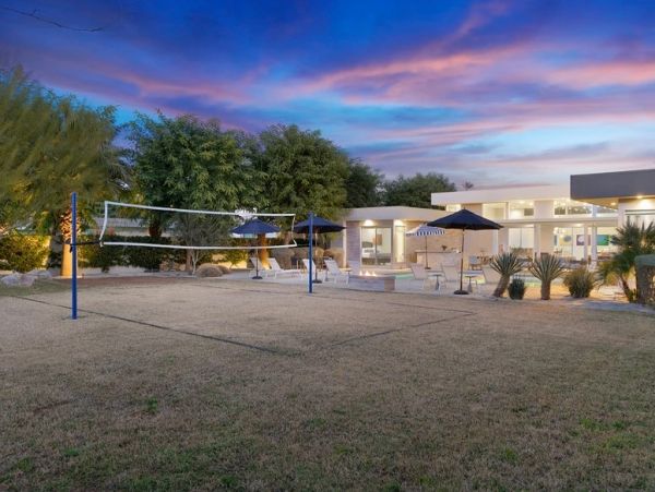 Luxury Six Bedroom Villa With Private Pool in La Quinta