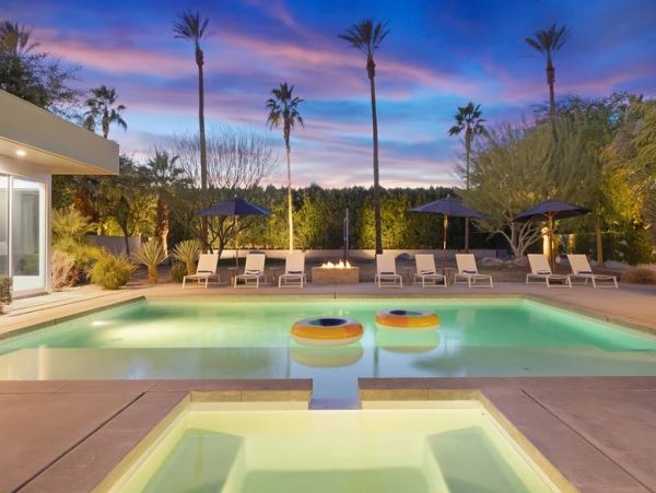 Luxury Six Bedroom Villa With Private Pool in La Quinta