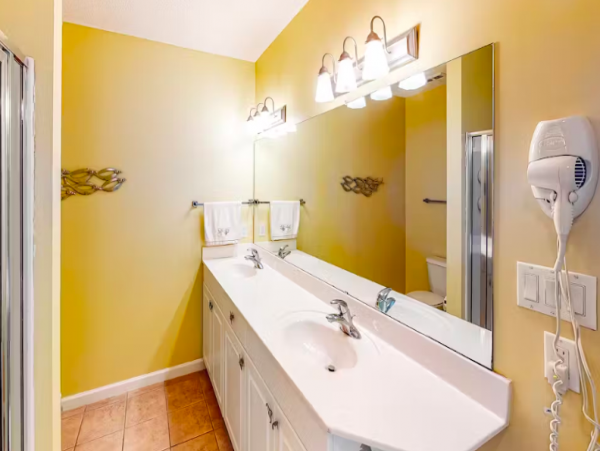 Gulf front Condo in Perdido Key, steps to beach