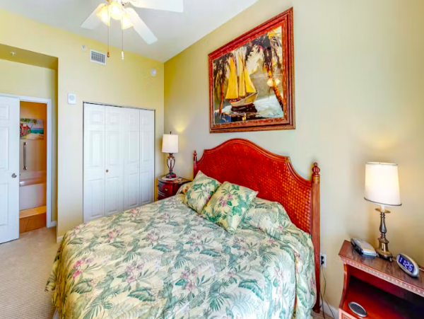 Gulf front Condo in Perdido Key, steps to beach