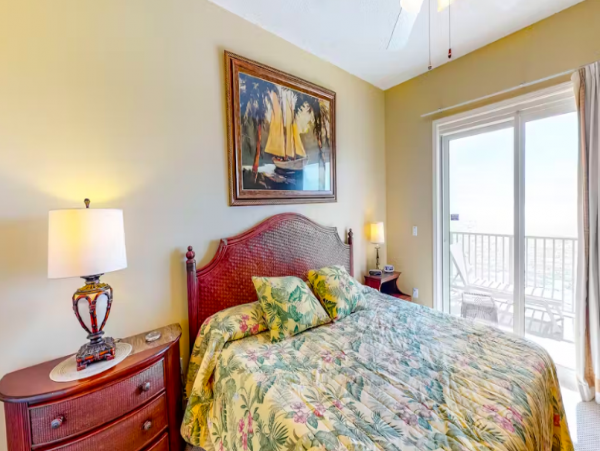 Gulf front Condo in Perdido Key, steps to beach