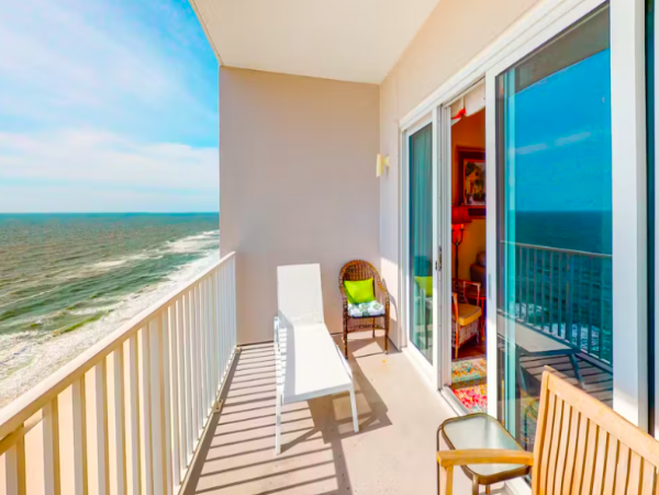Gulf front Condo in Perdido Key, steps to beach