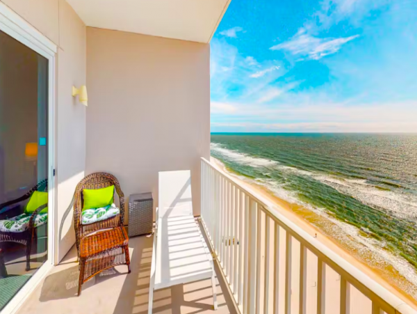 Gulf front Condo in Perdido Key, steps to beach