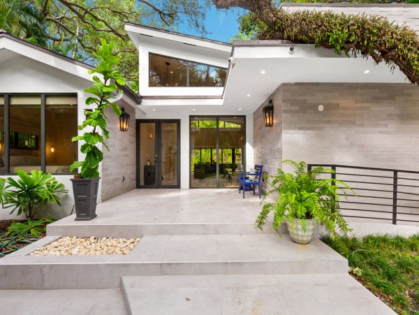Miami Luxury  Vacation Rental Sleeps Ten Guests