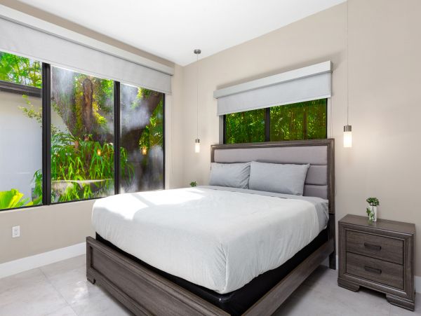 Miami Luxury  Vacation Rental Sleeps Ten Guests