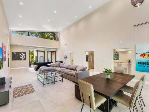 Miami Luxury  Vacation Rental Sleeps Ten Guests