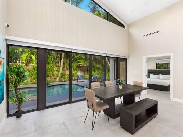 Miami Luxury  Vacation Rental Sleeps Ten Guests