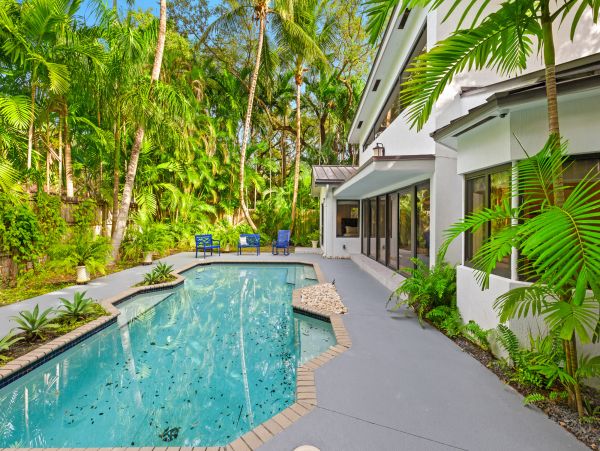 Miami Luxury  Vacation Rental Sleeps Ten Guests