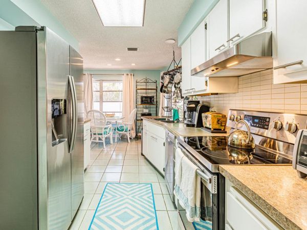 Beautiful 4 Bedroom Home with Private Pool on Marco Island