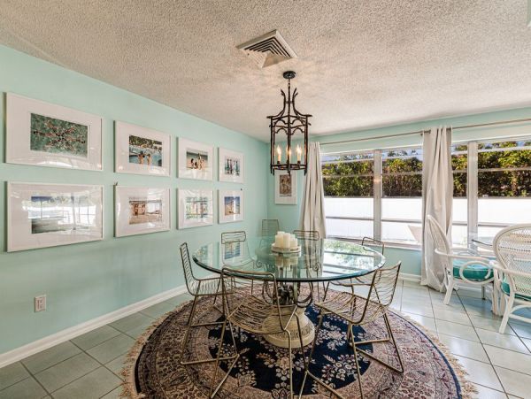 Beautiful 4 Bedroom Home with Private Pool on Marco Island