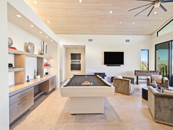 Palm Desert Stunning Luxury Pool Villa & Spa Sleeps 17