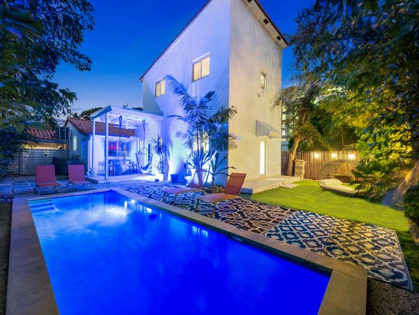 Miami Luxury Vacation Rental Home Five Bedrooms Private Pool