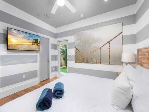 Miami Luxury Vacation Rental Home Five Bedrooms Private Pool