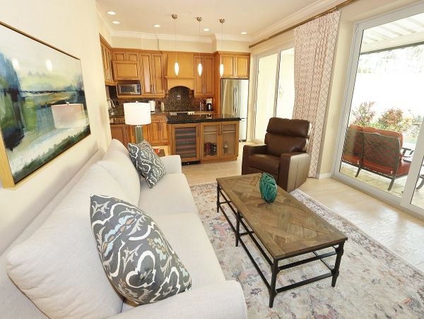 Naples Vacation Pool Home Sleeps 6 Guests