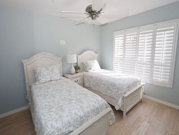 Naples Vacation Pool Home Sleeps 6 Guests