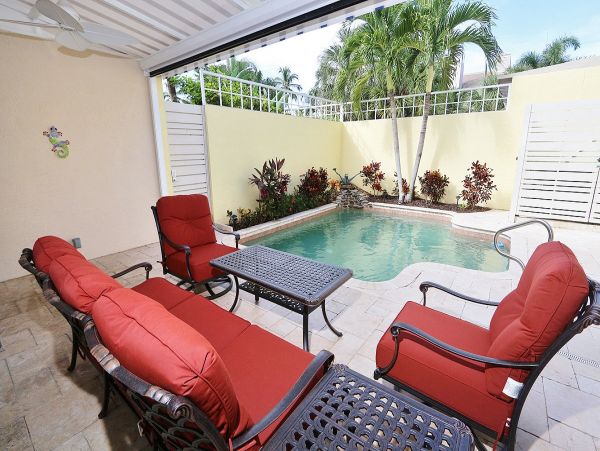 Naples Vacation Pool Home Sleeps 6 Guests