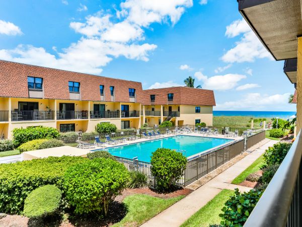 Cocoa Beach Condo 962838