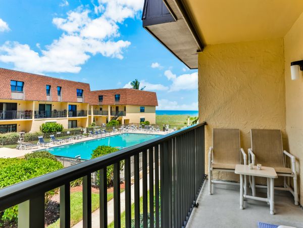 Cocoa Beach Condo 962838