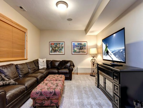 Park City Vacation Home with Spa Sleeps 10 Guests