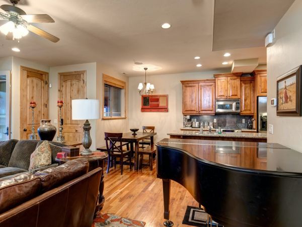 Park City Vacation Home with Spa Sleeps 10 Guests