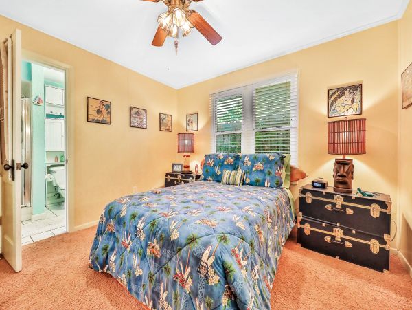 St. Petersburg Home 962964