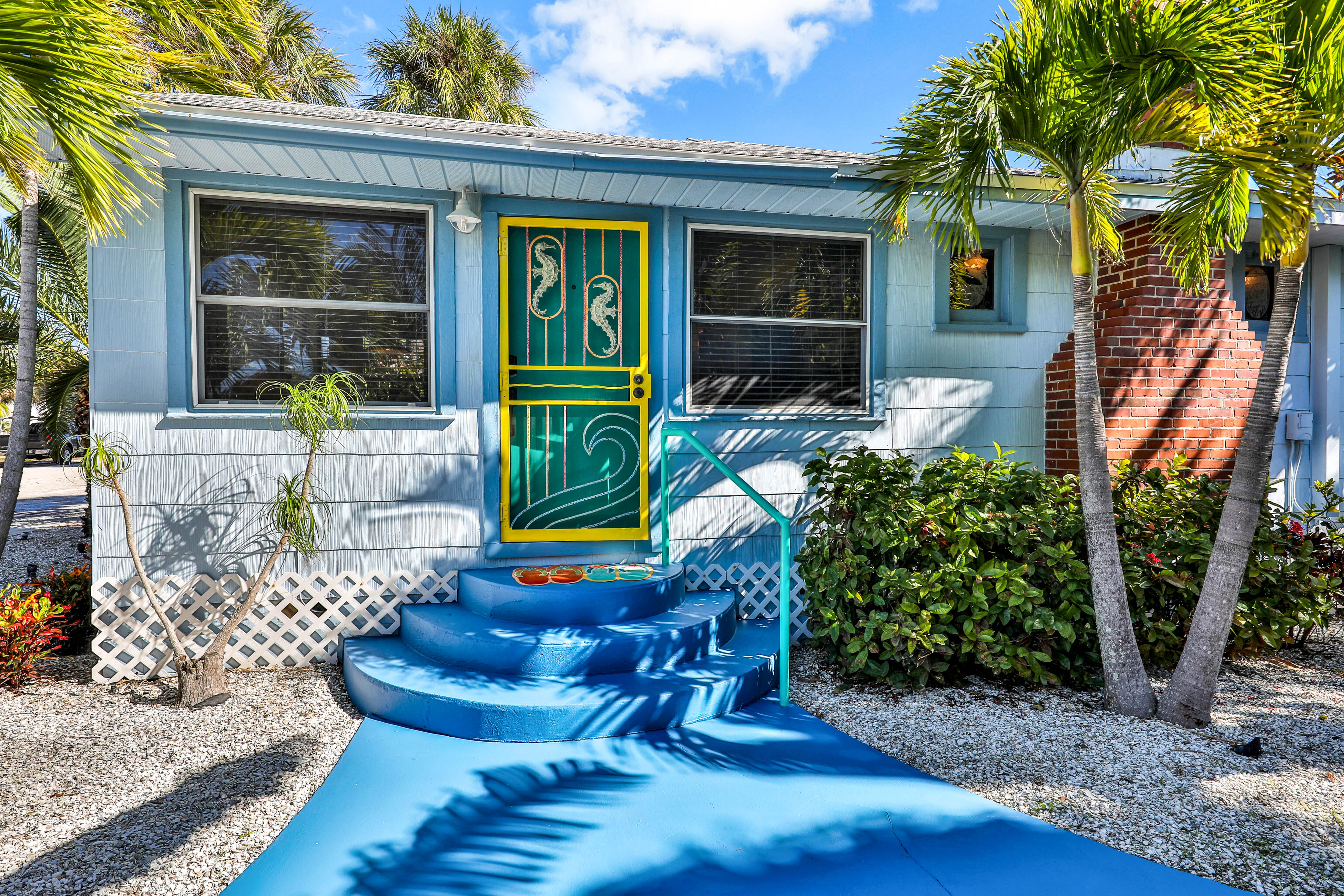 St. Petersburg Home 962964