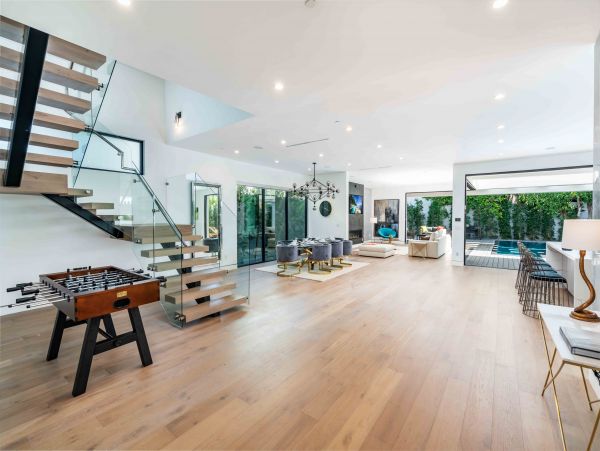 Beverly Hills Vacation Villa with Private Pool & Hot Tub