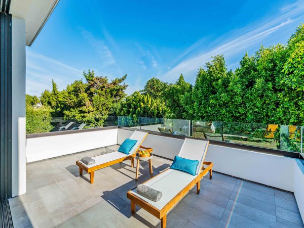 Beverly Hills Vacation Villa with Private Pool & Hot Tub