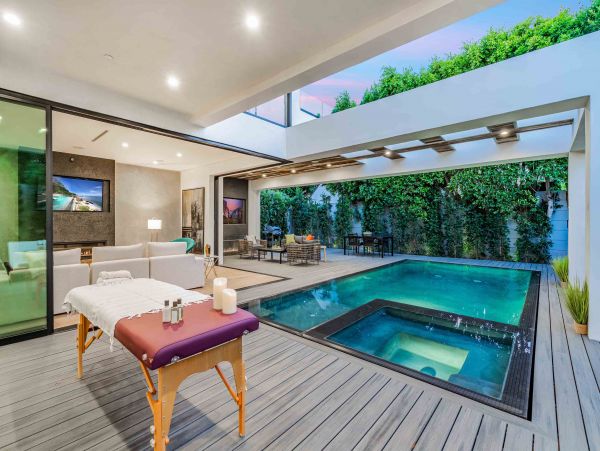 Beverly Hills Vacation Villa with Private Pool & Hot Tub