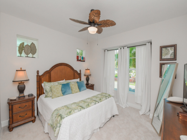 Charming Two Bedroom Vacation Rental with Communal Pool