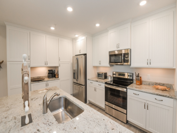 Charming Two Bedroom Vacation Rental with Communal Pool
