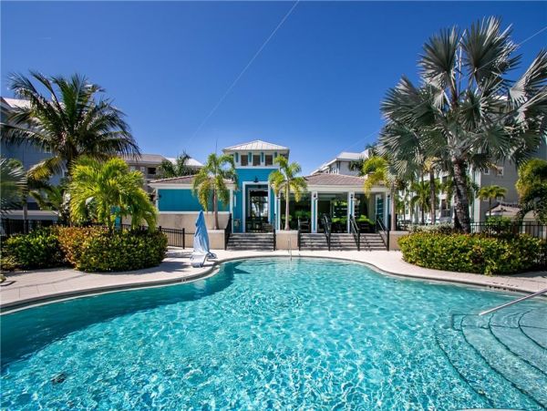 Charming Two Bedroom Vacation Rental with Communal Pool