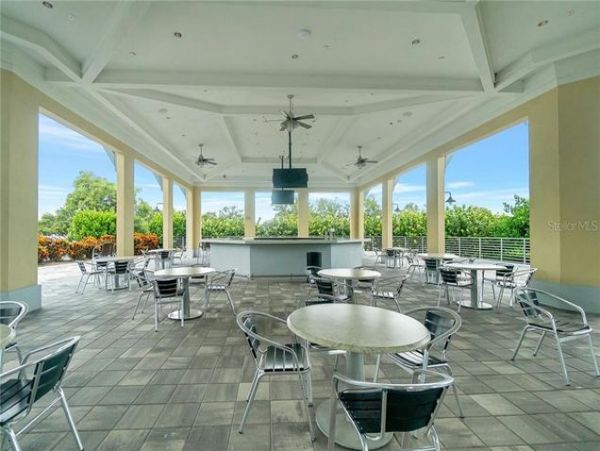 Charming Two Bedroom Vacation Rental with Communal Pool