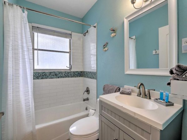 Beautiful Vacation Home with Private Pool Sleeps 10