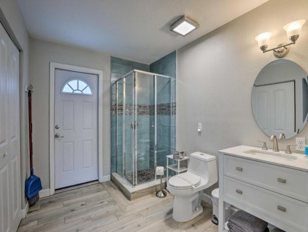 Beautiful Vacation Home with Private Pool Sleeps 10