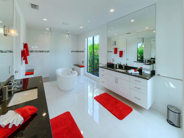 Luxury Waterfront Vacation Home with Private Pool Cape Coral