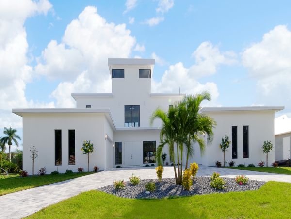Luxury Waterfront Vacation Home with Private Pool Cape Coral
