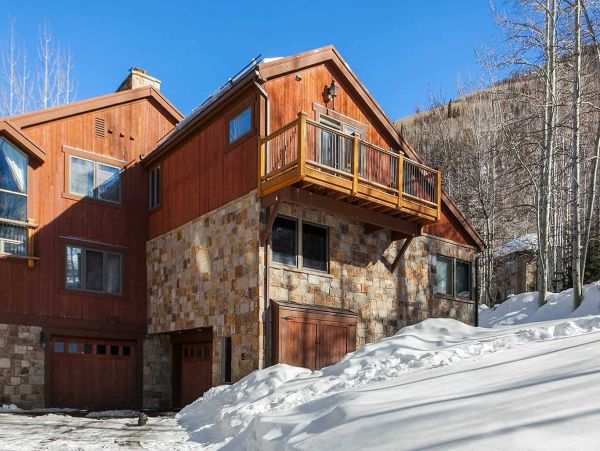 Beautiful 4 Bedroom Home Sleeps 10 Guests in Vail