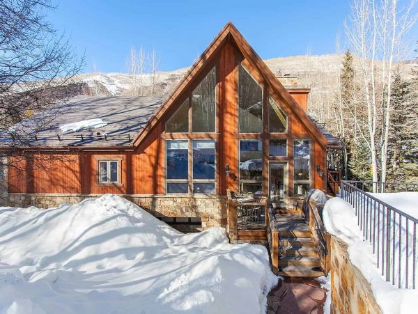 Beautiful 4 Bedroom Home Sleeps 10 Guests in Vail