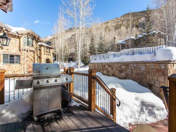 Beautiful 4 Bedroom Home Sleeps 10 Guests in Vail