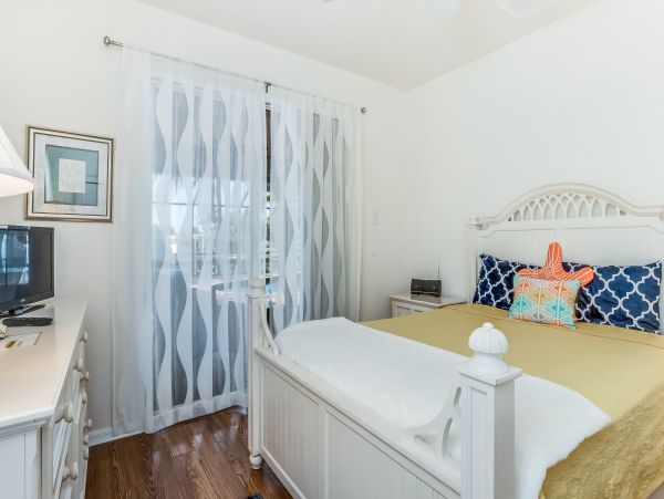Cape Coral Vacation Home With Private Pool Sleeps 14 Guests