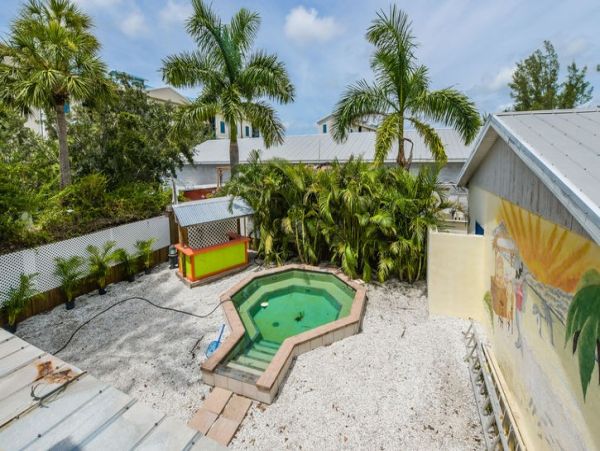 Bradenton Beach Vacation Home with Private Pool Sleeps 10