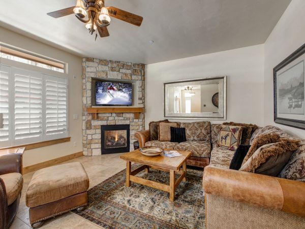 Park City Vacation Home with Private Hot Tub & Summer Pool