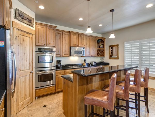 Park City Vacation Home with Private Hot Tub & Summer Pool