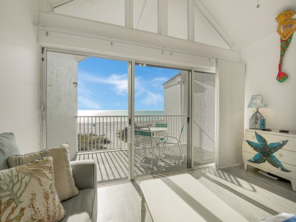 Anna Maria Island One Bedroom Vacation Condo Right On Beach