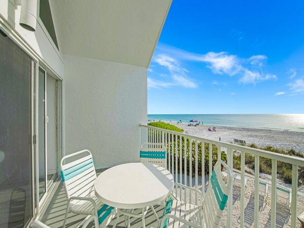 Anna Maria Island One Bedroom Vacation Condo Right On Beach