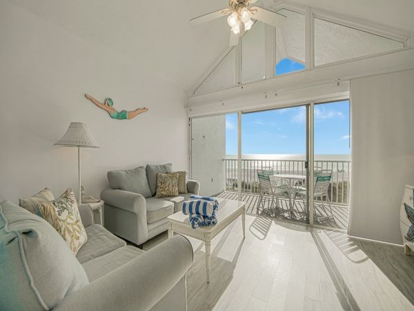 Anna Maria Island One Bedroom Vacation Condo Right On Beach