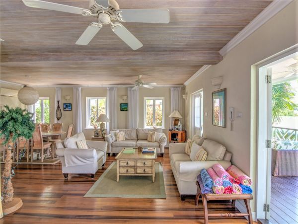 Fantastic Vacation Villa Exclusive Community in St. James