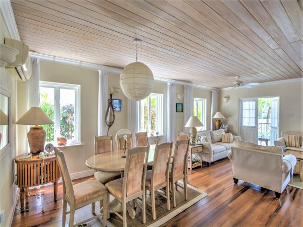 Fantastic Vacation Villa Exclusive Community in St. James